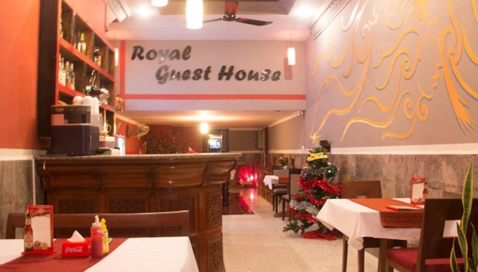 Royal pensión Phnom Penh Exterior foto